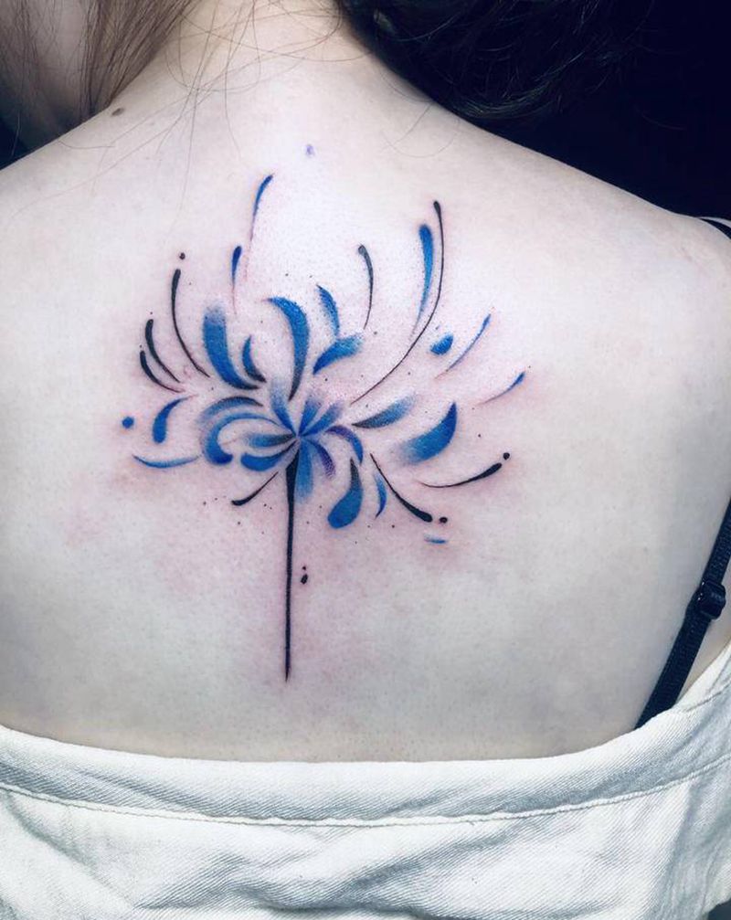 彼岸花纹身图片_背部水彩纹身图案