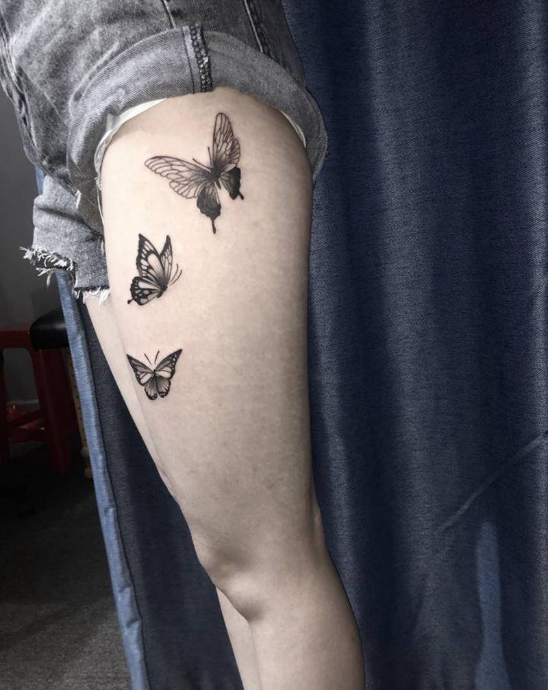 蝴蝶纹身图片_脚部腿部水墨蝴蝶纹身图案