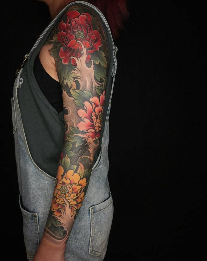 牡丹花臂纹身图片_手臂新传统纹身图案