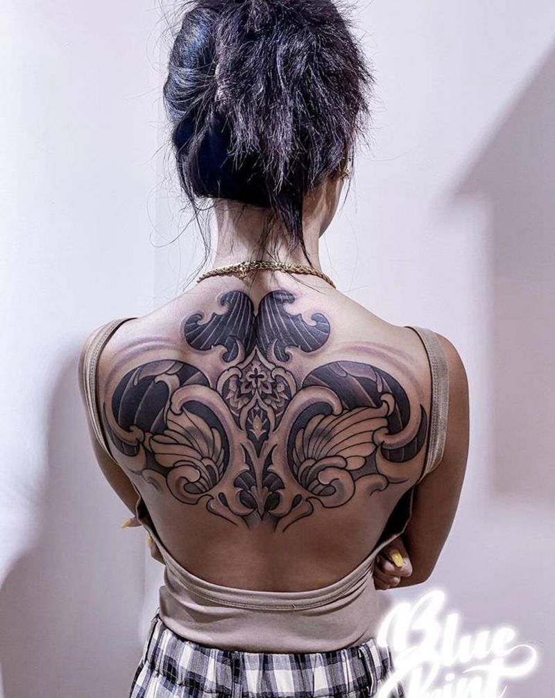 唐草半背纹身图片_背部图腾几何唐草纹身图案