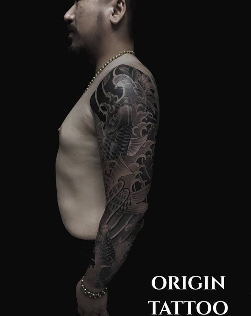 鲤鱼花臂纹身图片_手臂老传统纹身图案