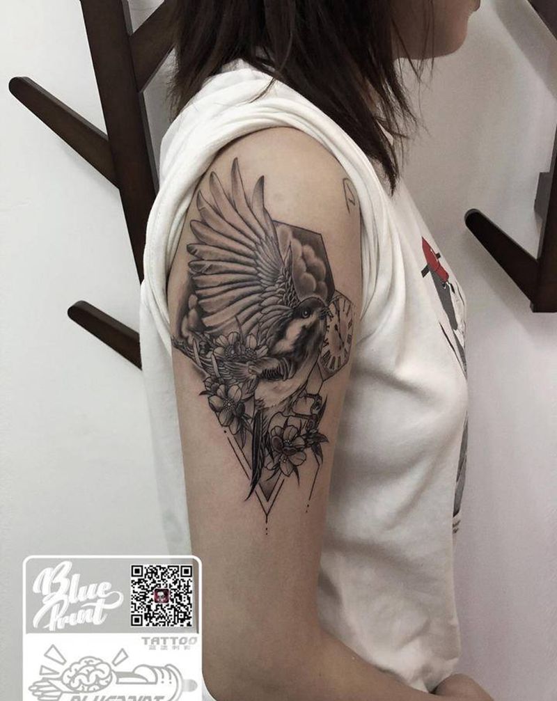 鸟纹身图片_手臂点刺欧美写实纹身图案