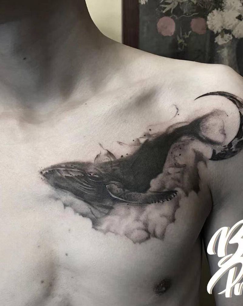 鲸鱼遮盖纹身图片_胸部水墨鲸鱼纹身图案