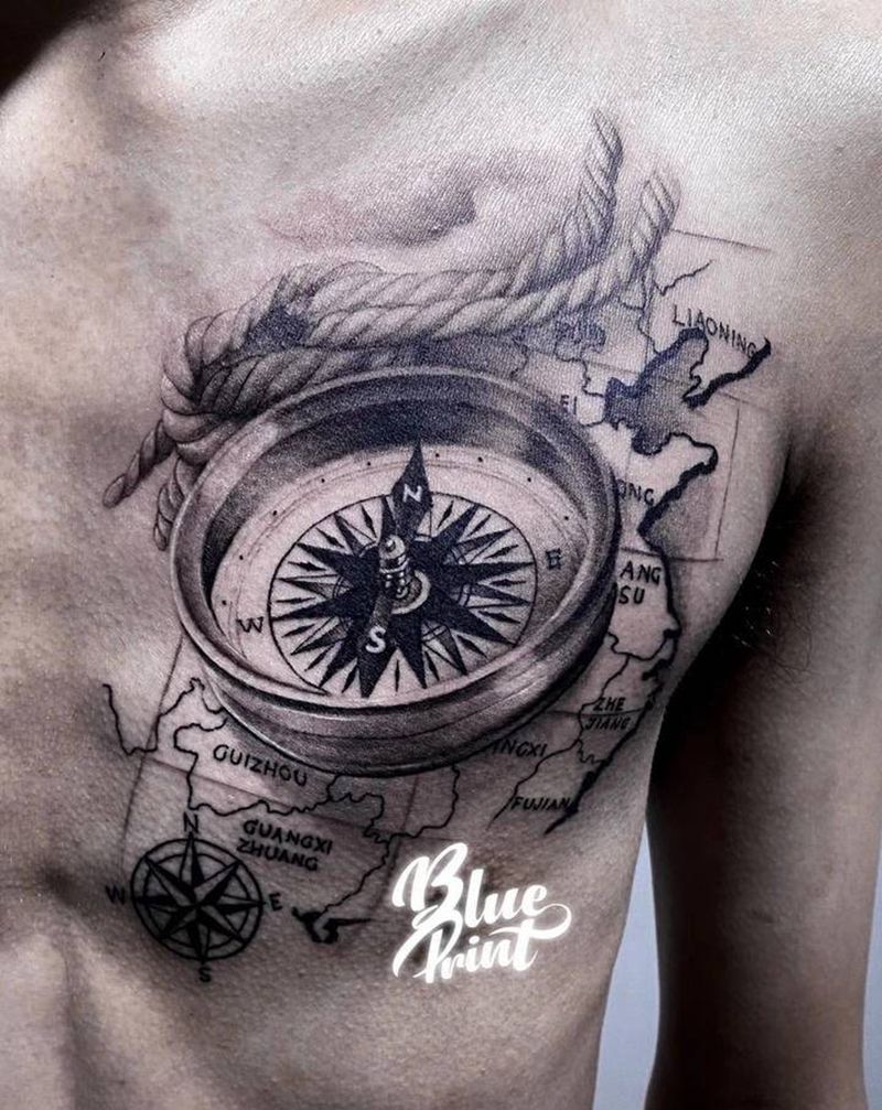 指南针纹身图片_胸部欧美写实纹身图案