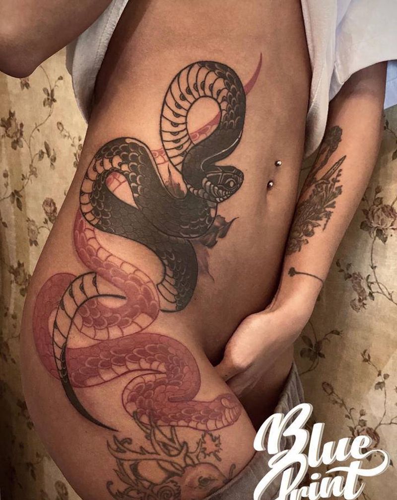 蛇覆盖图纹身图片_臀部腰部老传统Old School纹身图案