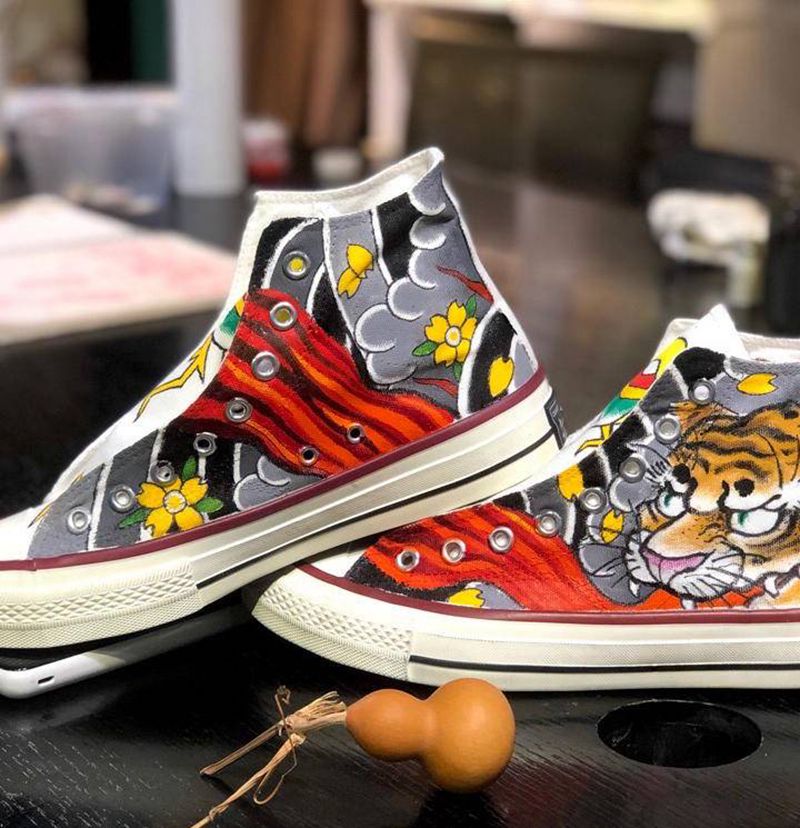 虎吐火纹身图片_老传统新传统纹身图案