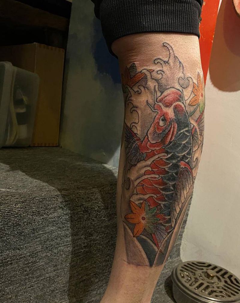 遮盖鱼纹身图片_腿部老传统新传统遮盖纹身图案
