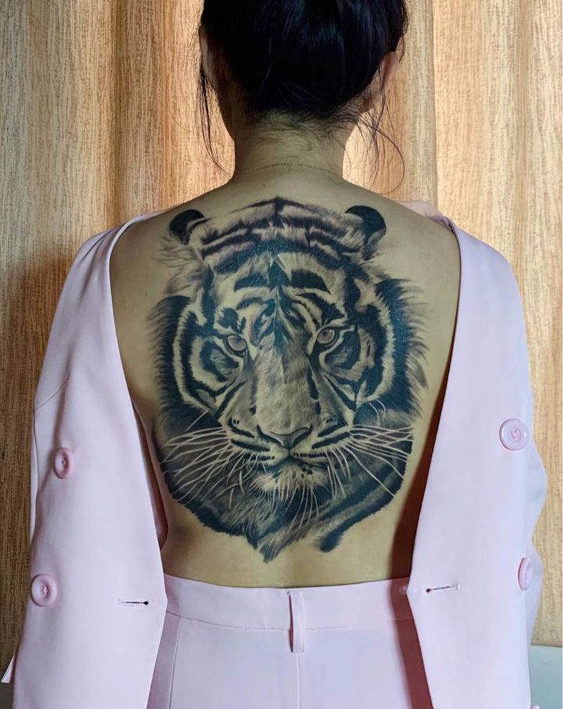 老虎纹身图片_背部欧美写实纹身图案
