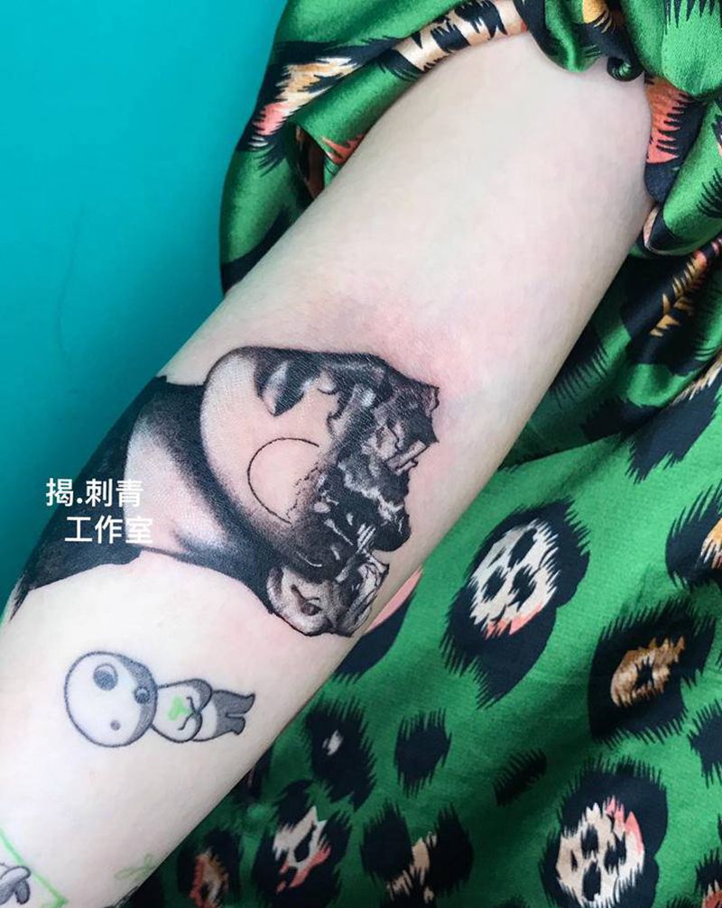 遮盖旧图纹身图片_手部欧美写实纹身图案