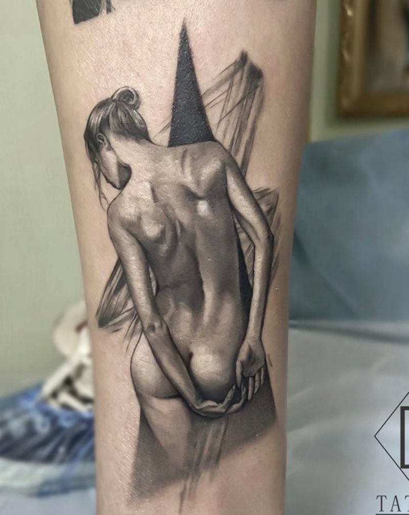 背影纹身图片_腿部欧美写实纹身图案