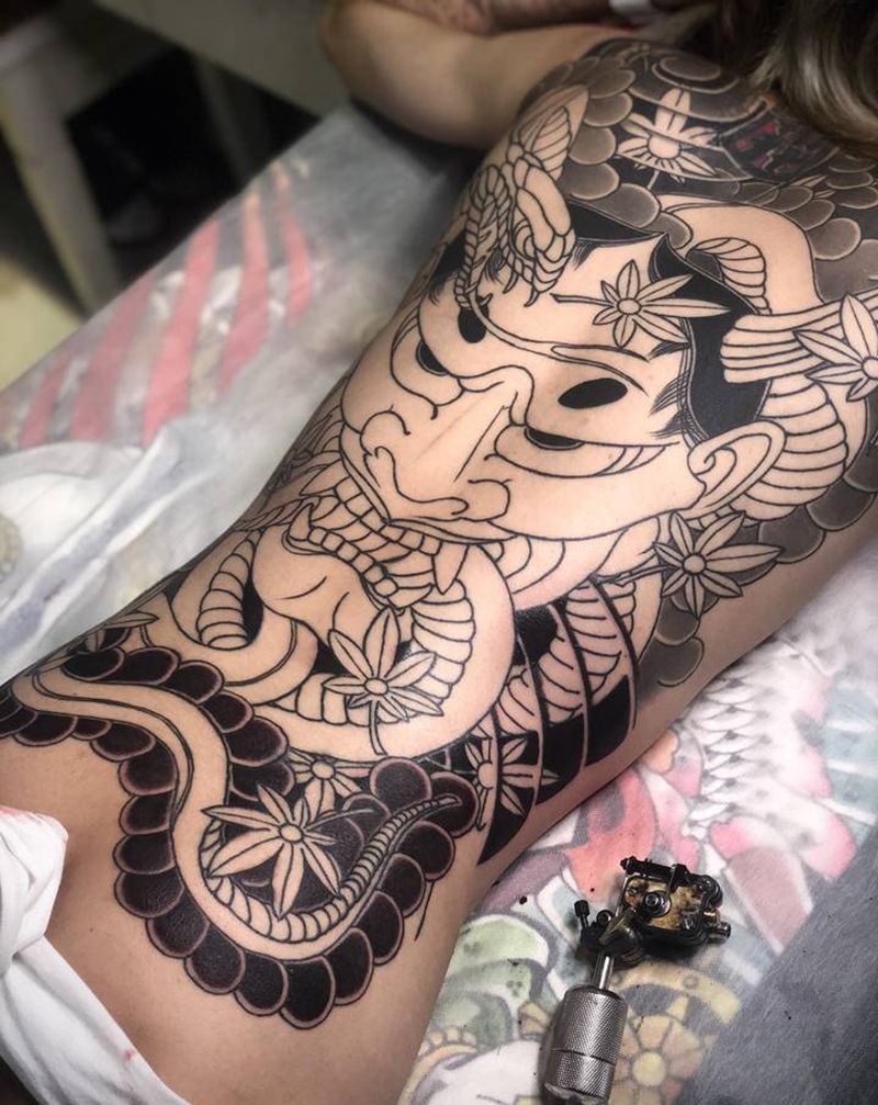 般若纹身图片_背部臀部老传统纹身图案