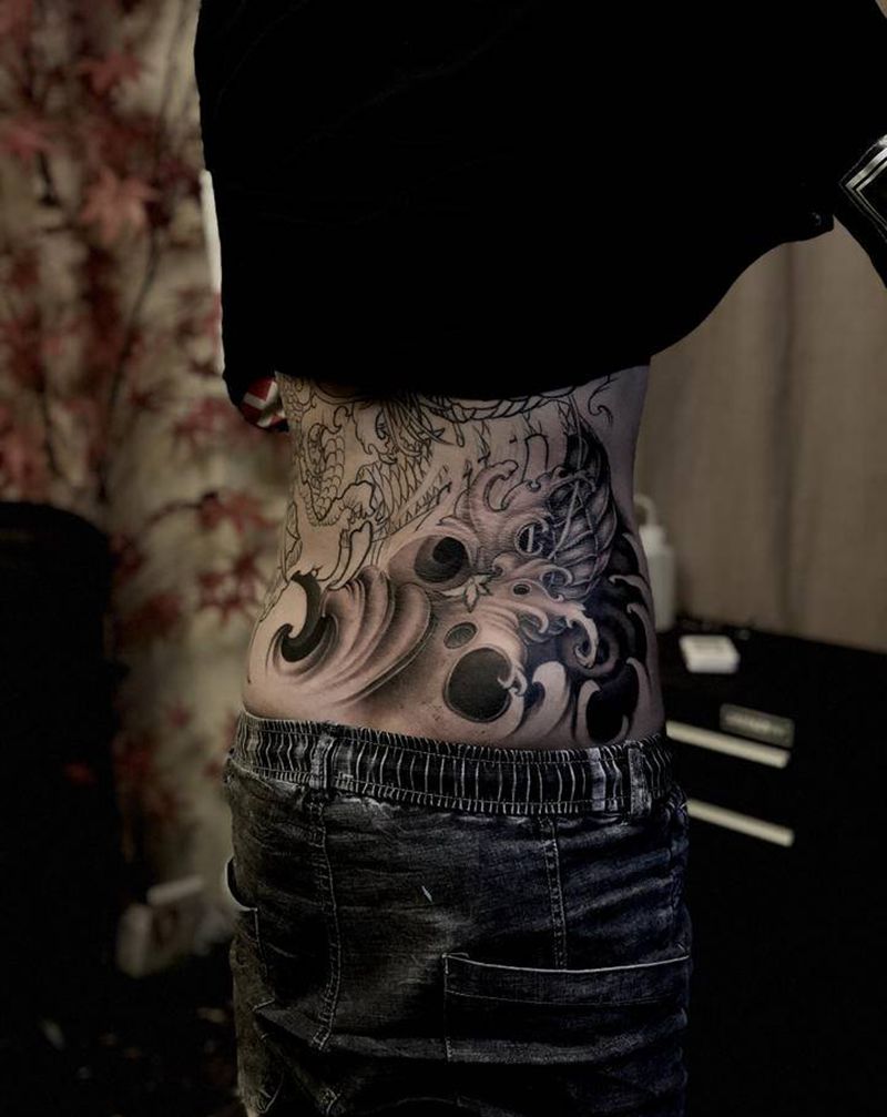 龙   满背进度纹身图片_背部新传统纹身图案