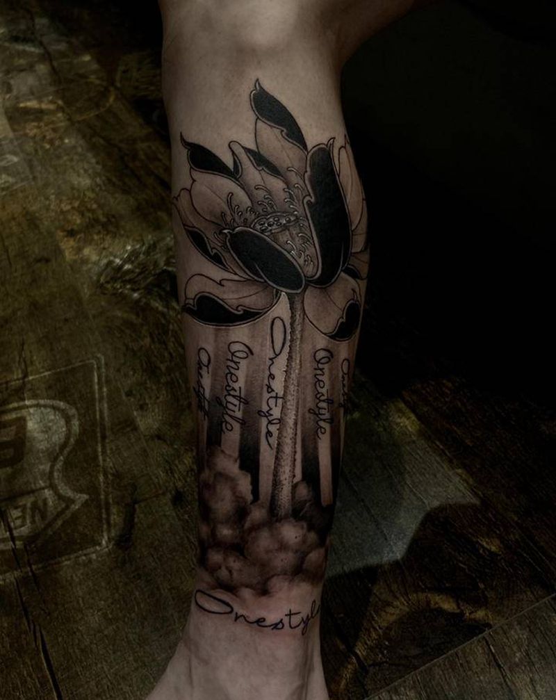 莲花纹身图片_腿部新传统纹身图案