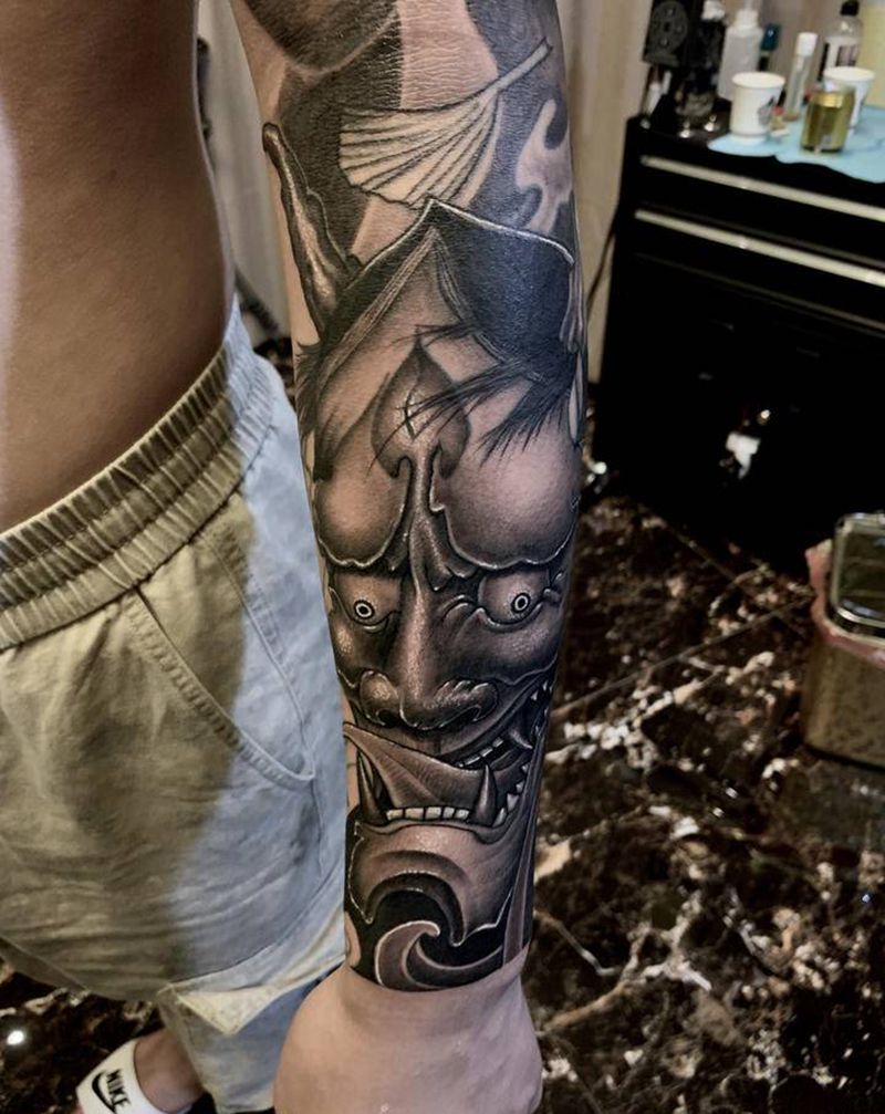 般若纹身图片_手部新传统纹身图案