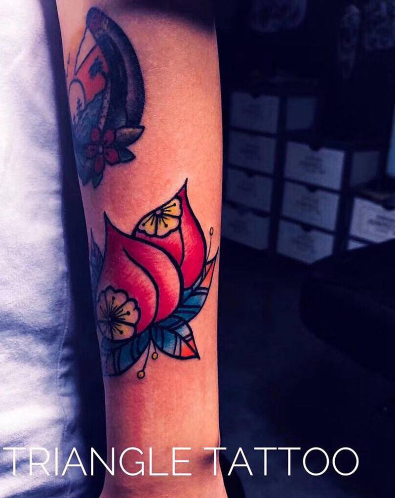 桃子纹身图片_手臂Old School纹身图案