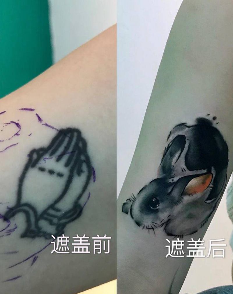 水墨兔子纹身图片_手部水墨纹身图案