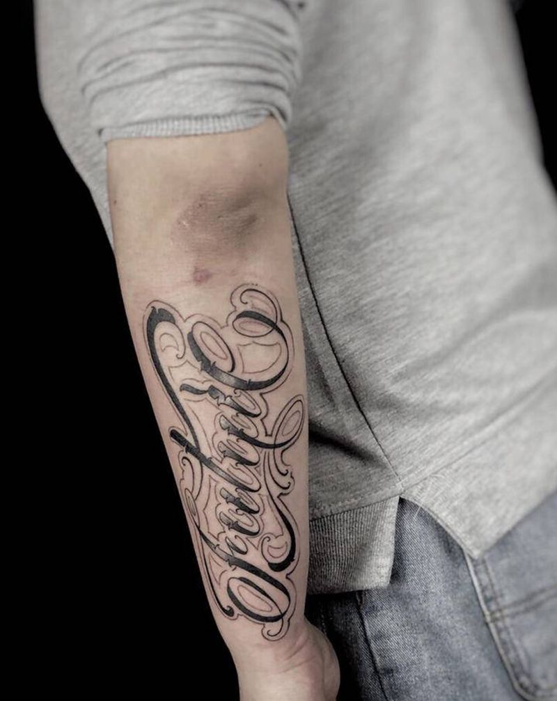 花体设计futur纹身图片_手臂花体字纹身图案