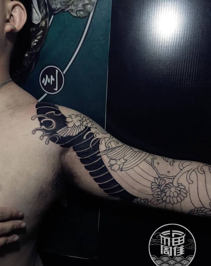 花臂鱼纹身图片_手臂老传统纹身图案