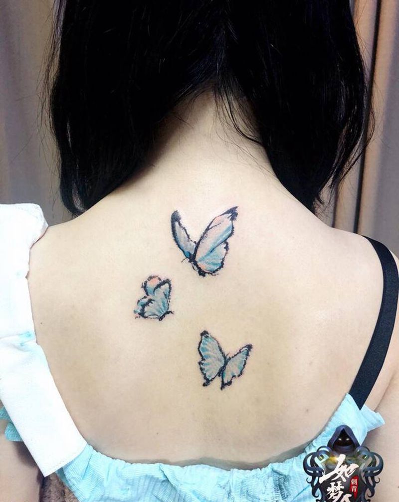 蝴蝶纹身图片_背部纹身图案