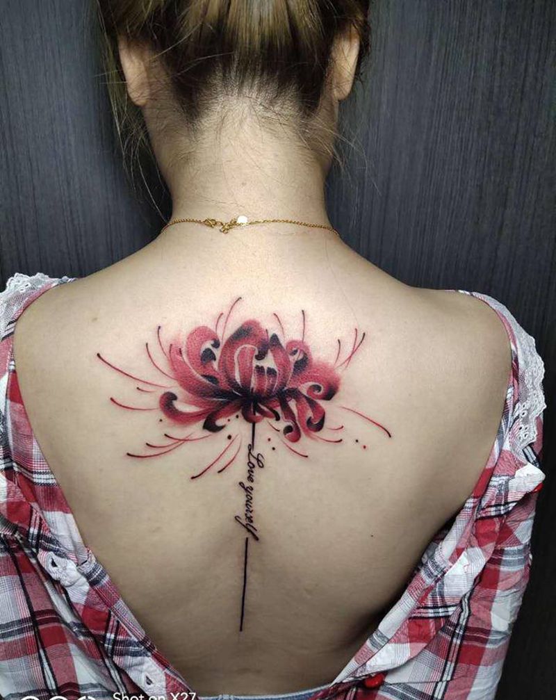 彼岸花纹身图片_背部彼岸花纹身图案