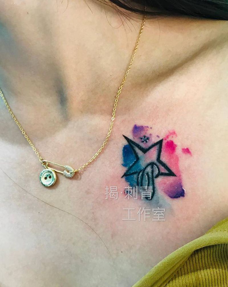 彩绘小图纹身图片_肩部水彩纹身图案