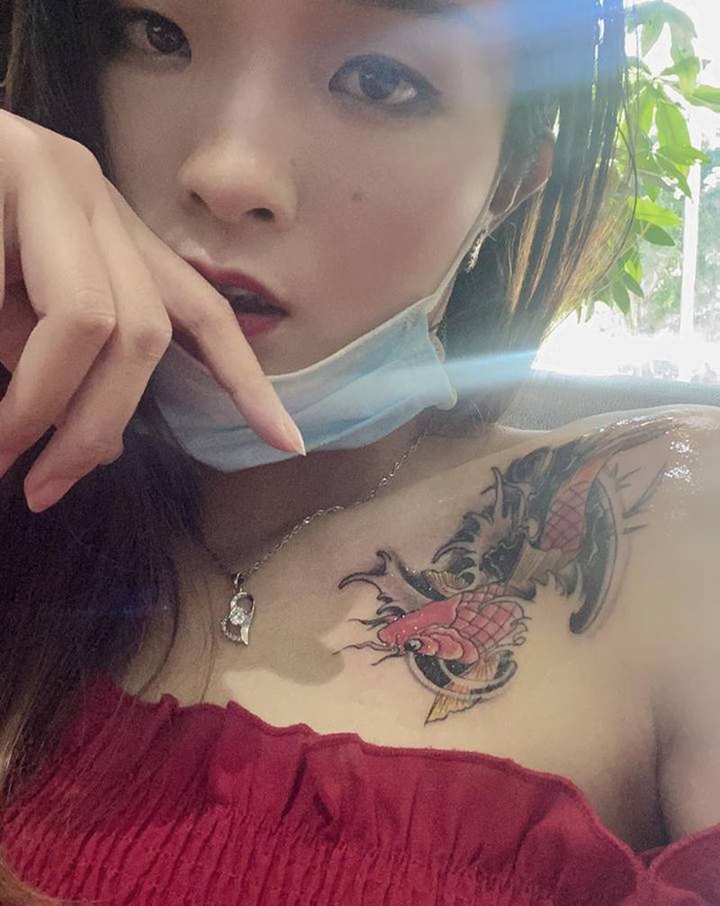 鲤鱼纹身图片_新传统纹身图案