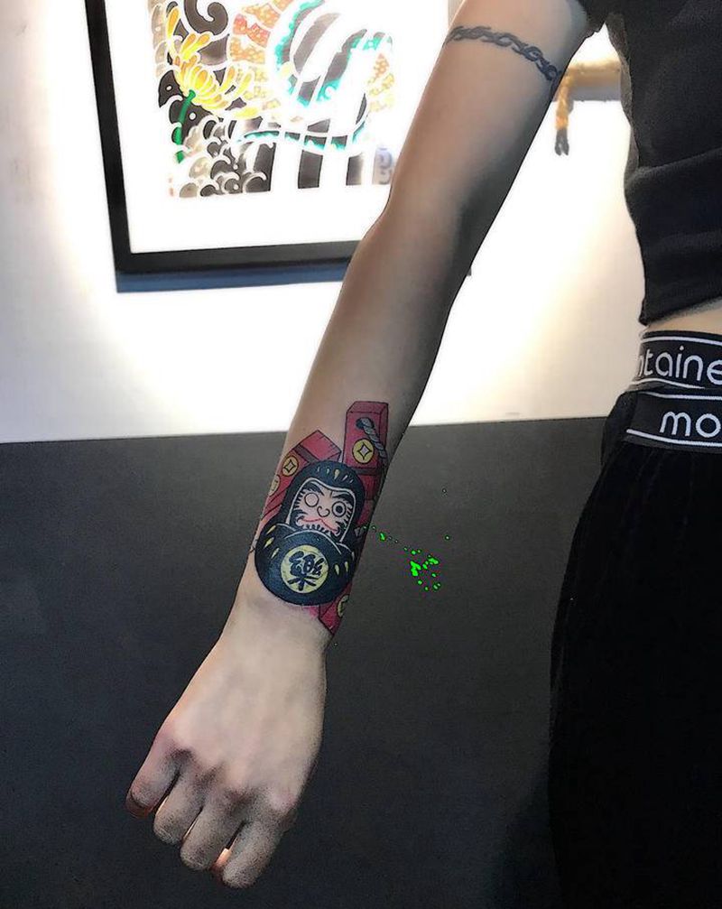 达摩遮盖纹身图片_手臂手部老传统纹身图案