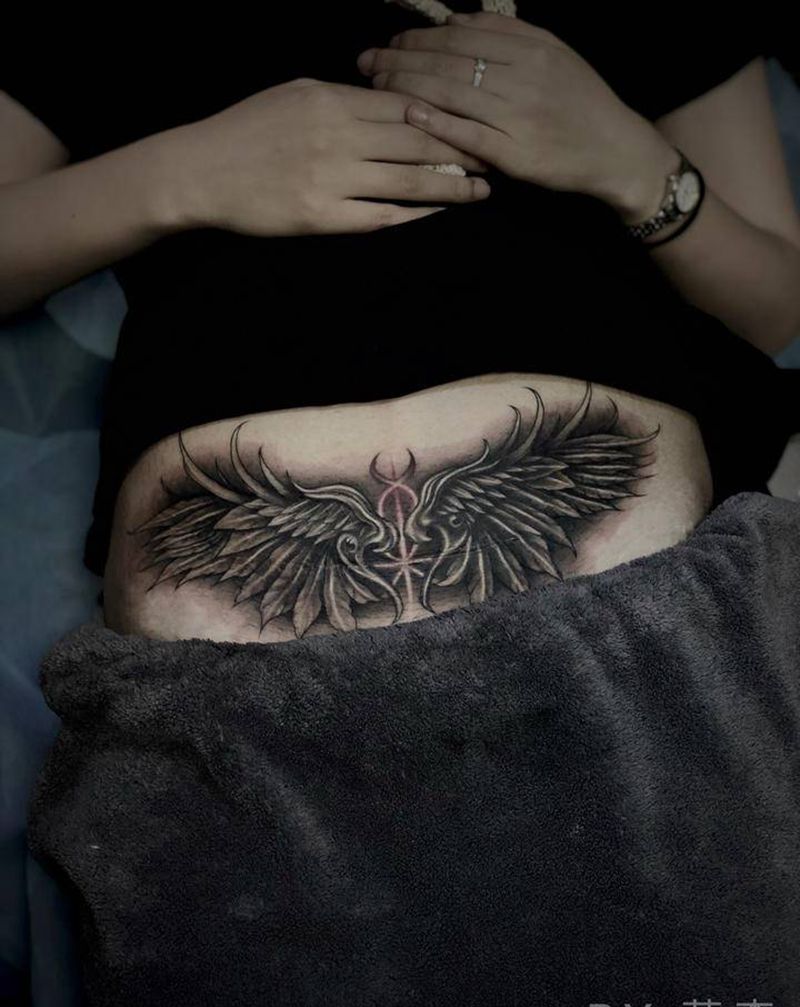 剖腹产伤疤遮盖纹身图片_腹部欧美写实纹身图案