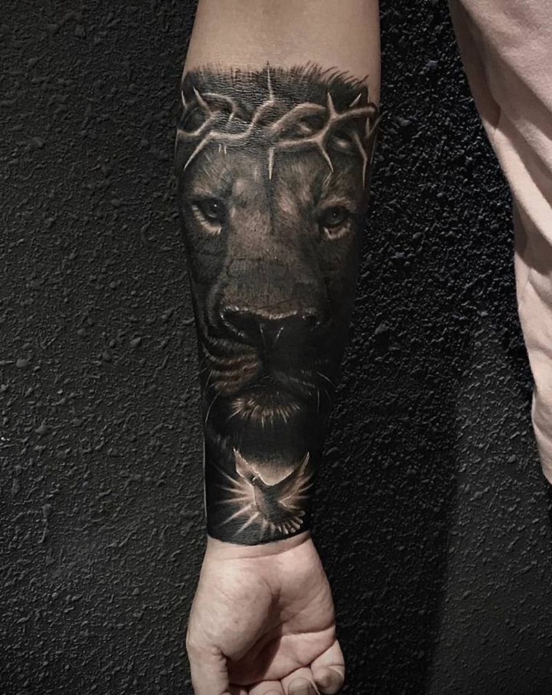 写实狮子遮盖纹身图片_手臂欧美写实纹身图案