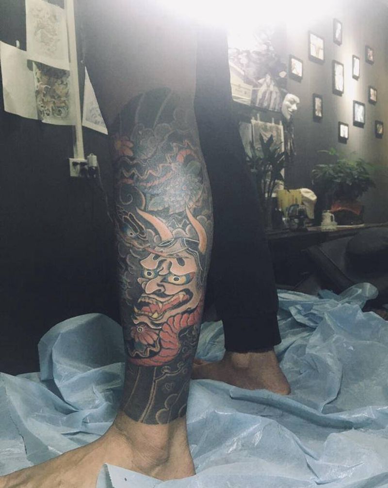 般若斗大蛇纹身图片_腿部老传统纹身图案