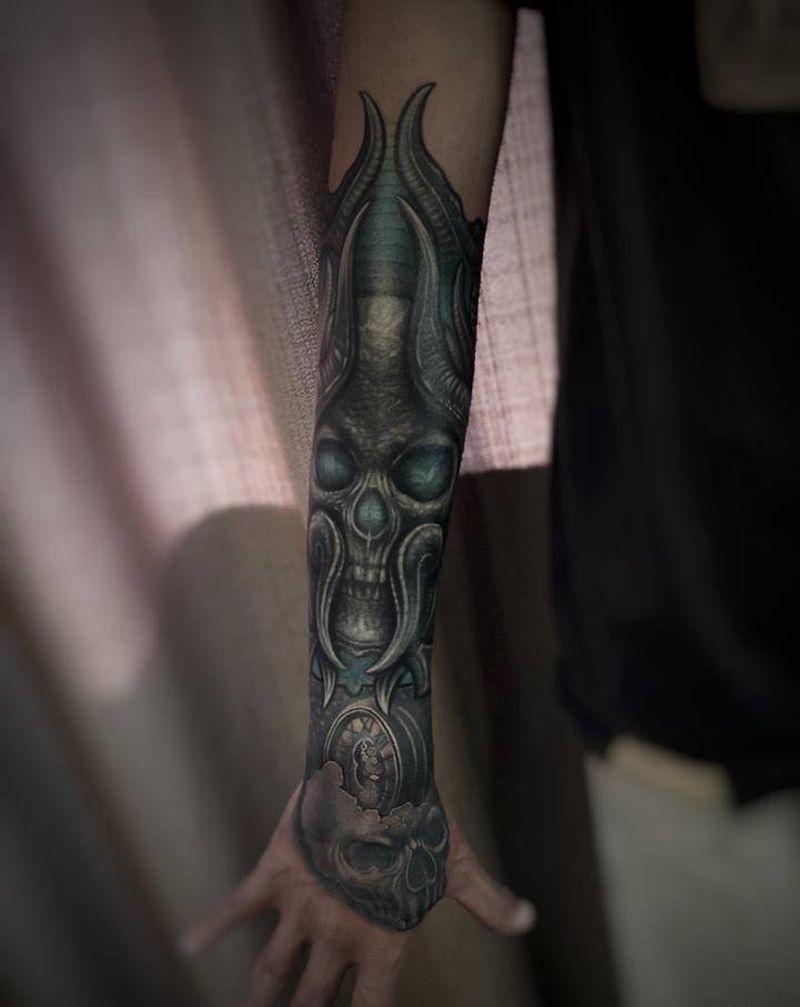 遮盖纹身图片_手臂欧美写实纹身图案