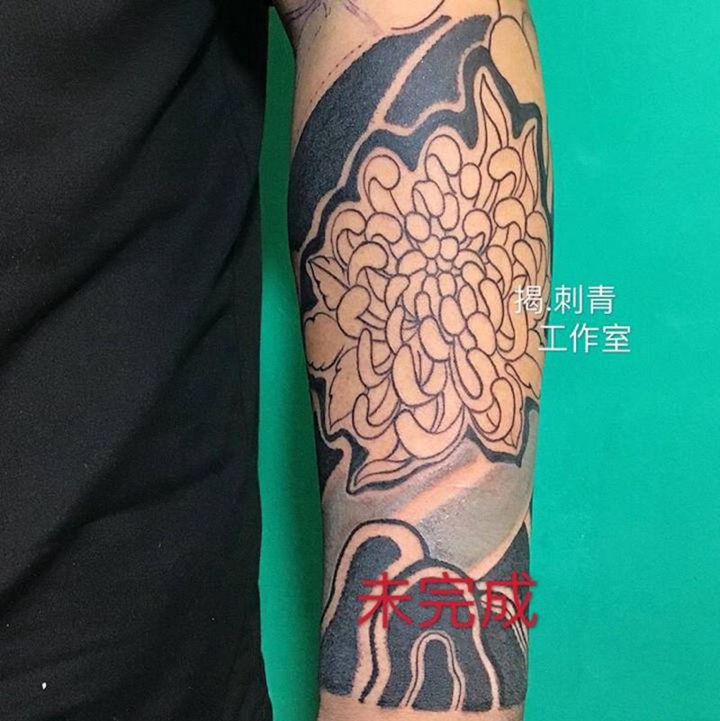 花臂纹身图片_手臂老传统纹身图案