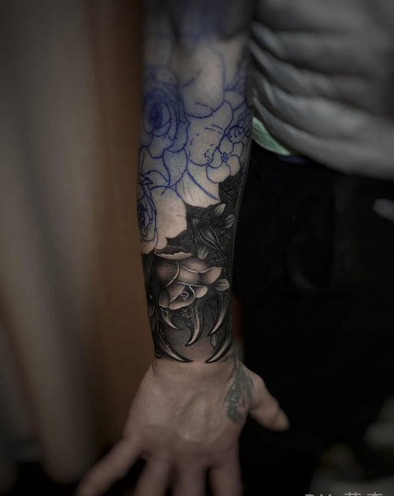 花纹身图片_手臂纹身图案