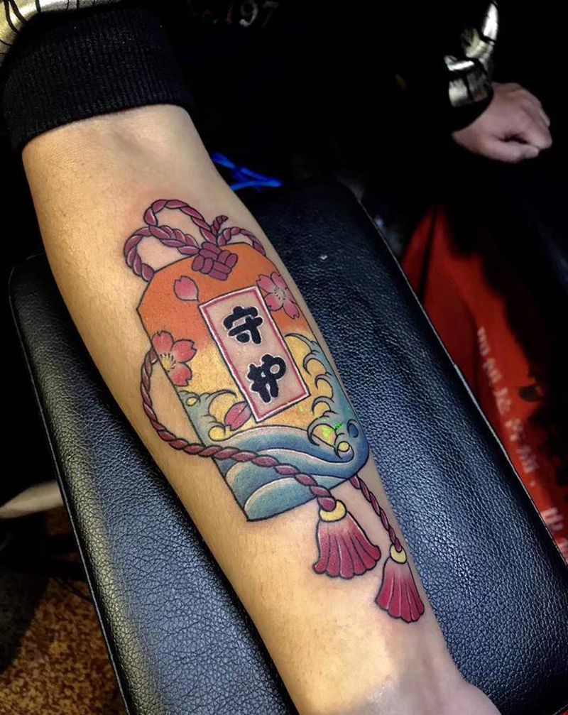 小牌牌纹身图片_手臂老传统纹身图案