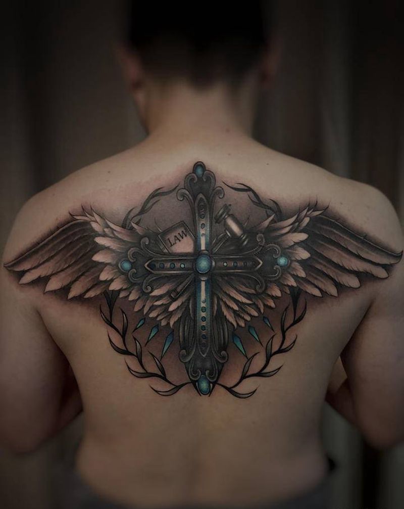 翅膀纹身图片_背部欧美写实纹身图案