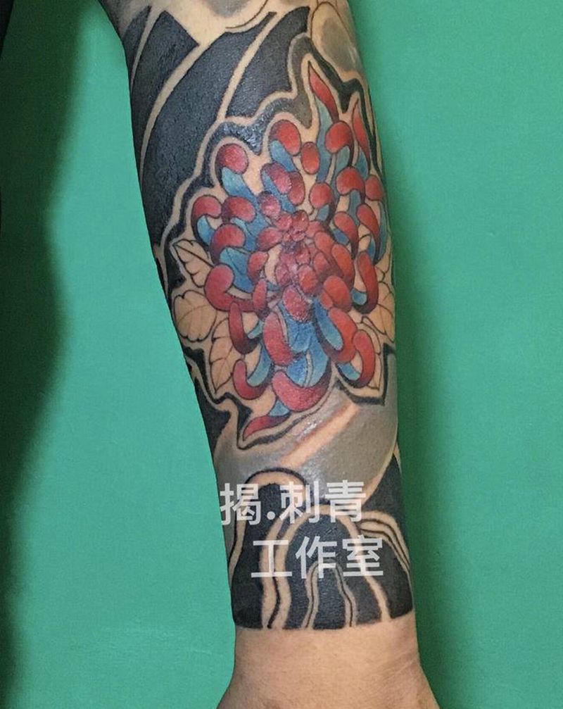 未完成半臂纹身图片_手臂老传统纹身图案
