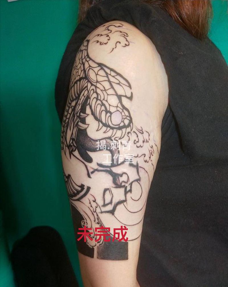 半臂蛇纹身图片_手臂老传统新传统纹身图案