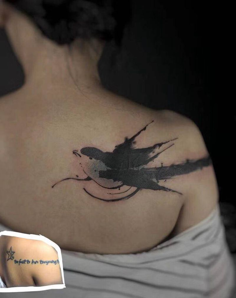 遮盖纹身图片_背部水墨纹身图案