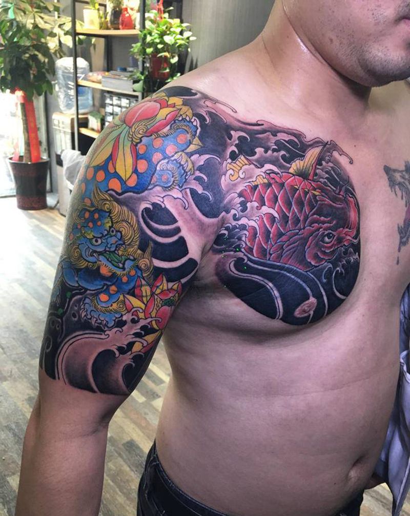 遮盖狼头纹身图片_胸部手臂老传统新传统纹身图案