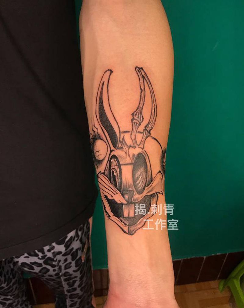 暗黑兔子纹身图片_手部点刺纹身图案