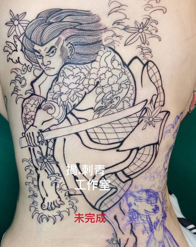 满背纹身图片_背部老传统纹身图案