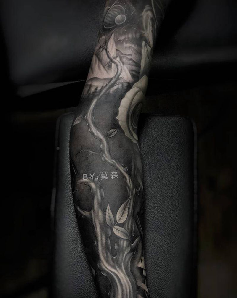 欧美花臂纹身图片_手臂欧美写实树纹身图案