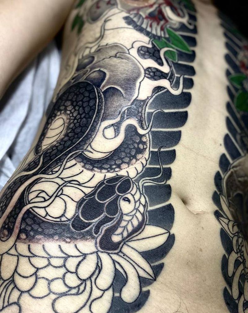 开衫纹身图片_腰部胸部老传统纹身图案