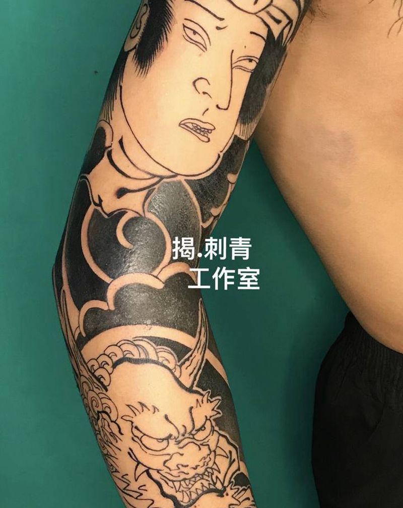 花臂纹身图片_手臂老传统纹身图案