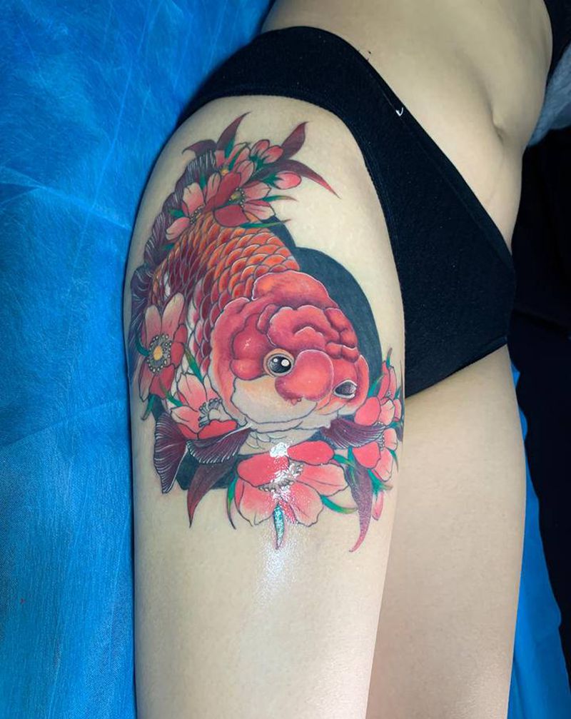 金鱼纹身图片_臀部新传统水彩纹身图案