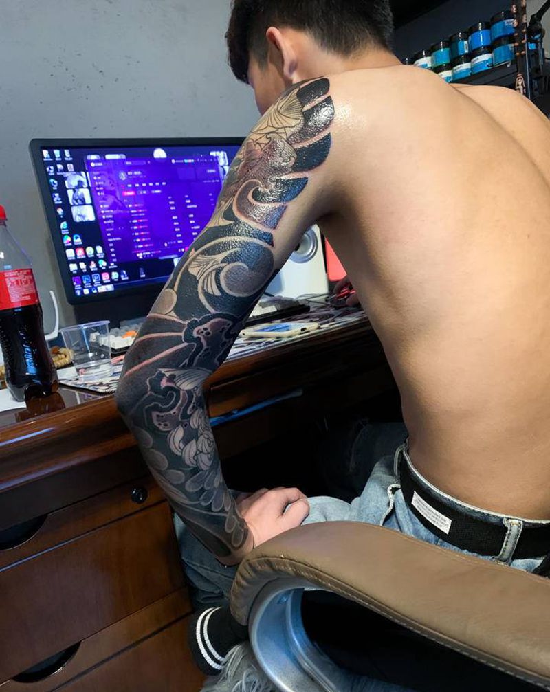 花臂纹身图片_手臂老传统纹身图案