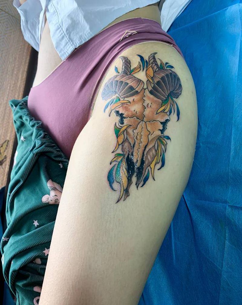 羊纹身图片_臀部新传统纹身图案