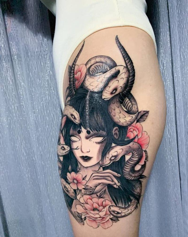 美杜莎纹身图片_臀部新传统纹身图案