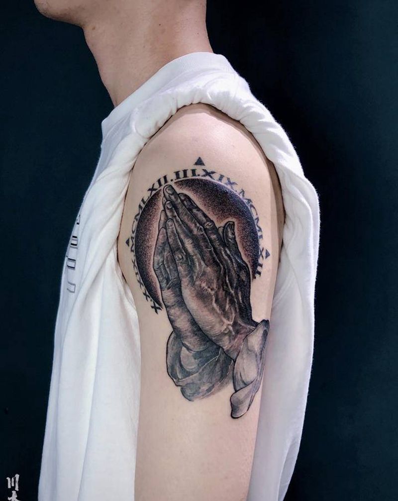 祈祷之手纹身图片_手部欧美写实纹身图案