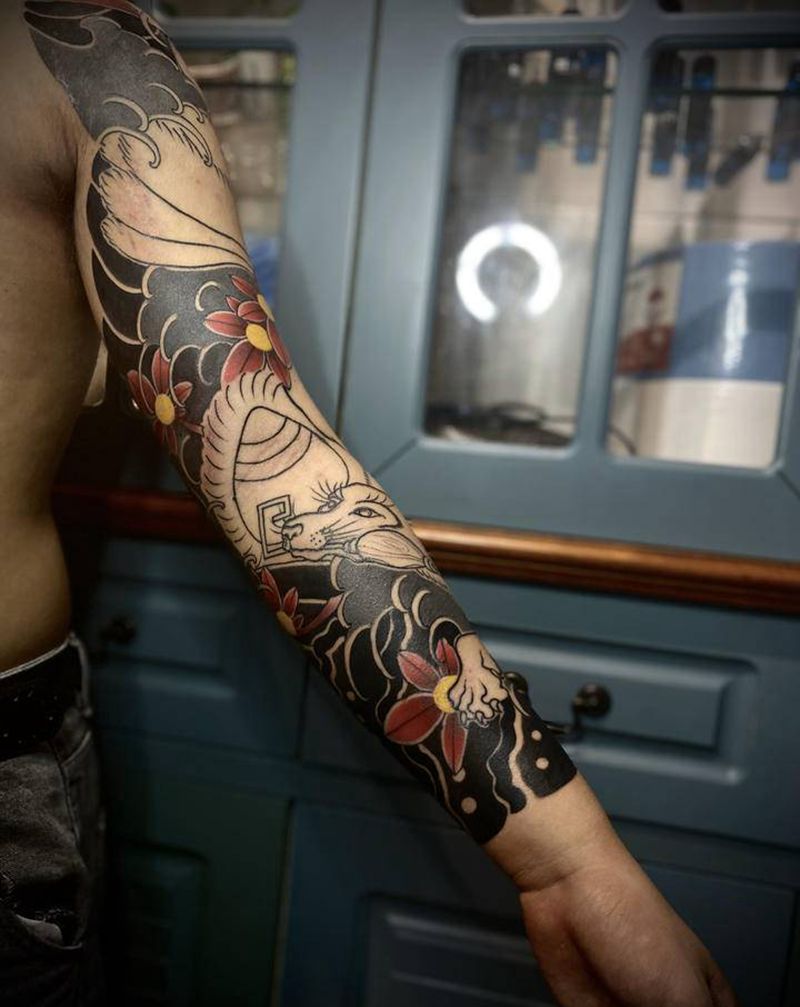 狐狸  未完纹身图片_手臂手部老传统纹身图案